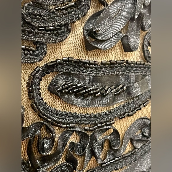 Elegant Black Lace Dress - Picture 7 of 14